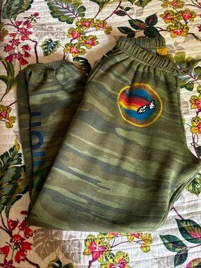 Aviator Nation Camo Joggers Medium with Pockets.